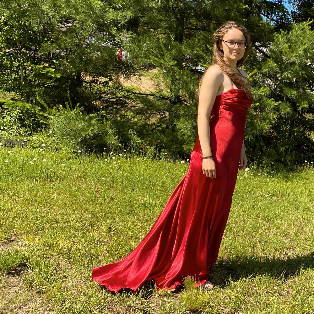 Robe en satin avec traine